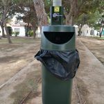 STV inicia la instalación de 50 papeleras con bolsas para excrementos caninos en todo el municipio.