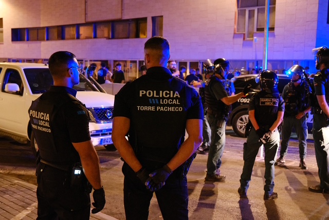 Foto Policía y Guardia Civil en Torre Pacheco.
